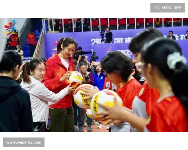 豫排联赛赛场迎来U12表演赛，“小小朱婷”亮相引关注